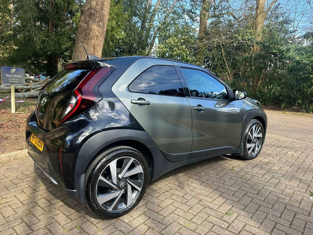 Toyota Aygo X 1.0 Vvt-i Exclusive Euro 6 Ss RF72BSX Green #6