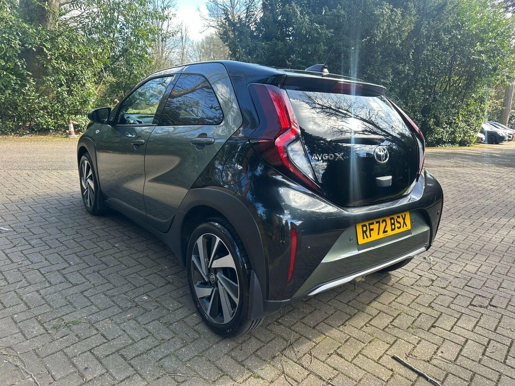 Toyota Aygo X 1.0 Vvt-i Exclusive Euro 6 Ss RF72BSX Green #5