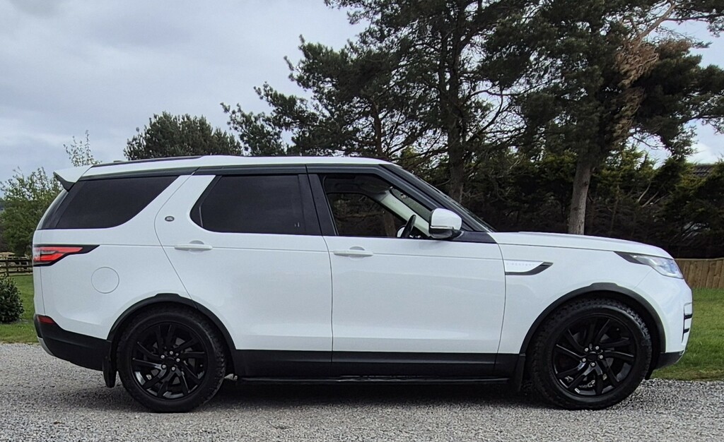 Land Rover Discovery Suv 3.0 Td V6 Hse 2017 AE17FVN White #4