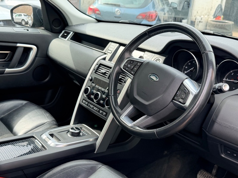 Land Rover Discovery Sport Td4 Se Tech FL67CCO Black #2
