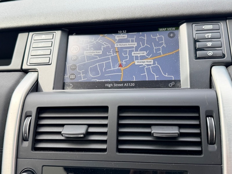 Land Rover Discovery Sport Td4 Se Tech FL67CCO Black #5