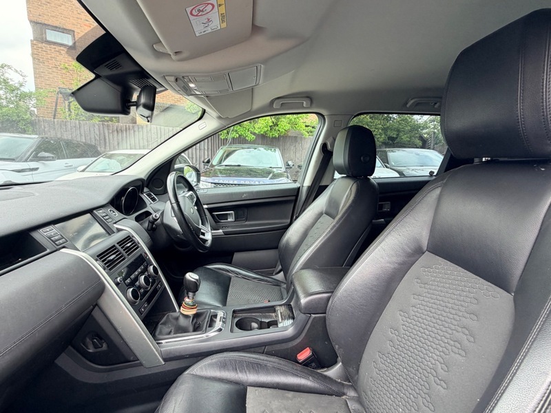 Land Rover Discovery Sport Ed4 Se YO68OMP White #2