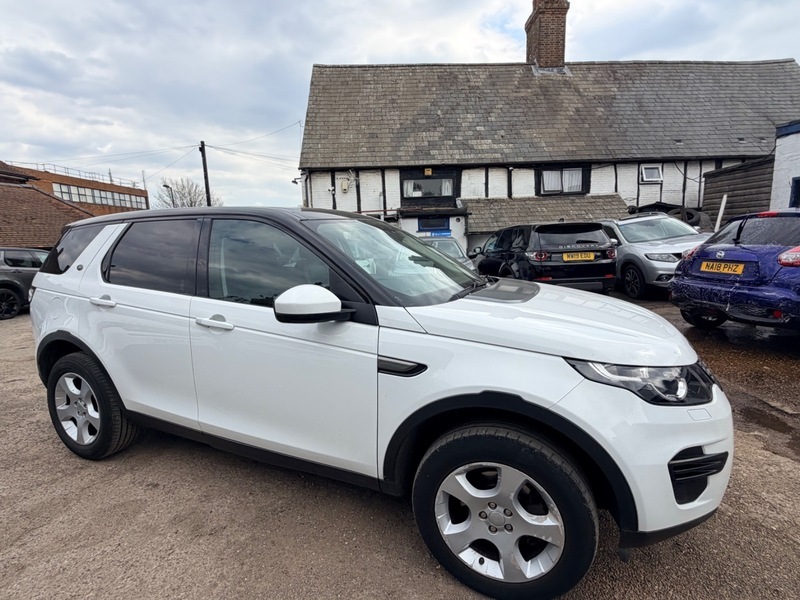Land Rover Discovery Sport Ed4 Se YO68OMP White #5