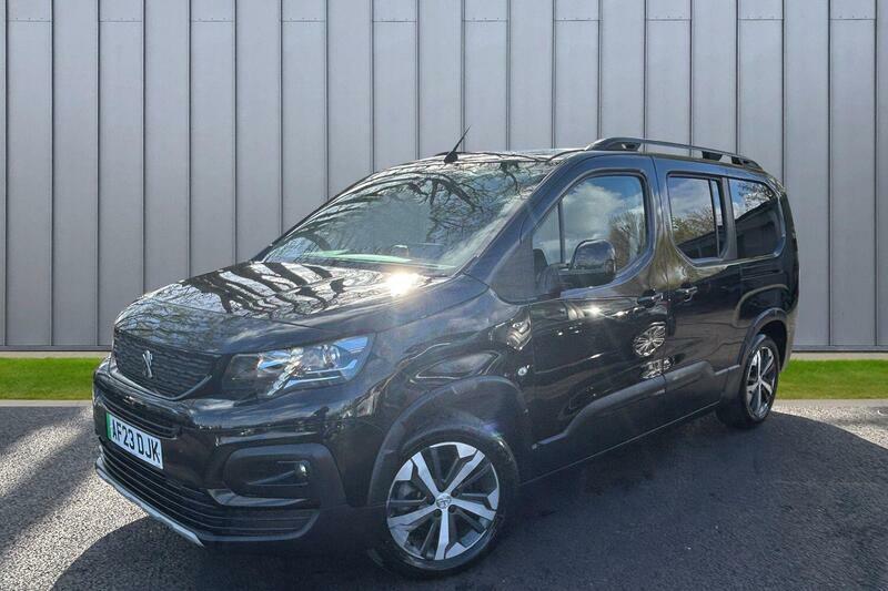 Peugeot e-Rifter 50Kwh Gt Long Mpv 7.4Kw Charger Black #4
