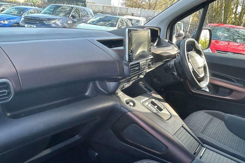 Peugeot e-Rifter 50Kwh Gt Long Mpv 7.4Kw Charger Black #2