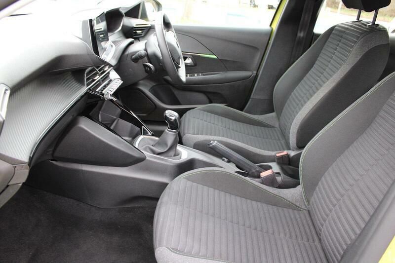 Peugeot 208 1.2 Puretech Active Euro 6 Ss WM73TDV Yellow #2