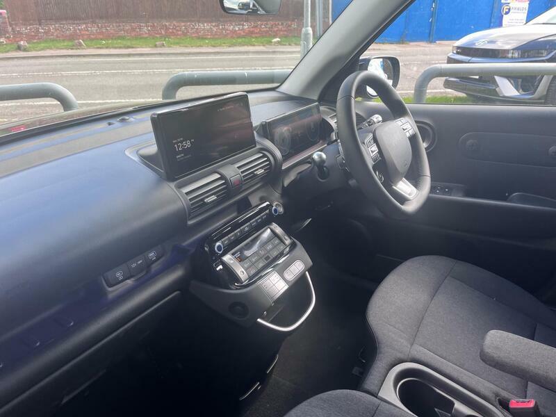 Hyundai Inster Long Range 49Kwh 02 WG75EOY Black #2