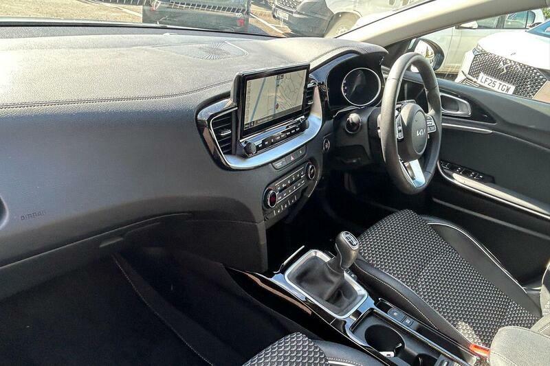 Kia Ceed 1.5 T-gdi 3 Sportswagon Euro 6 Ss Silver #2