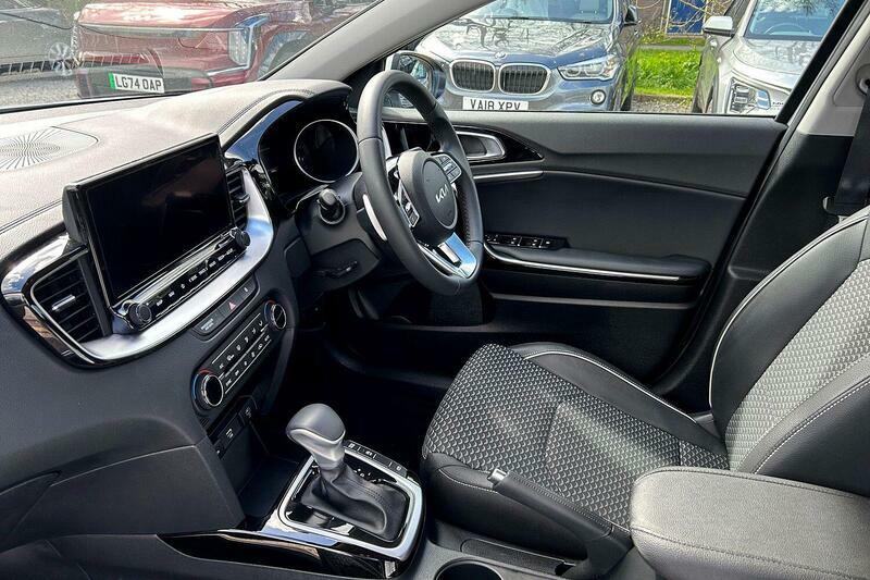 Kia Xceed 1.0 T-gdi Mhev Pure Dct Euro 6 Ss WJ75UUT White #2