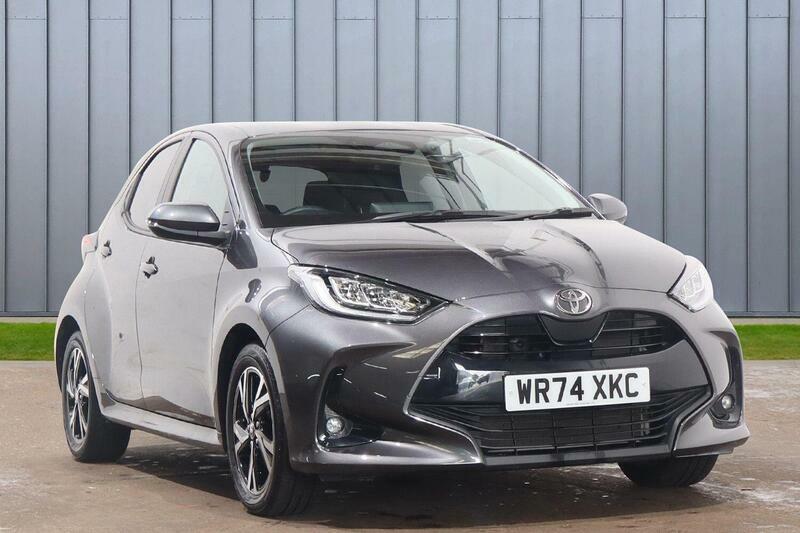 Toyota Yaris 1.5 Vvt-h Design E-cvt Euro 6 Ss Grey