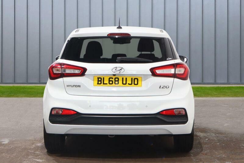 Hyundai I20 1.2 Premium Nav Euro 6 Ss BL68UJO White #6