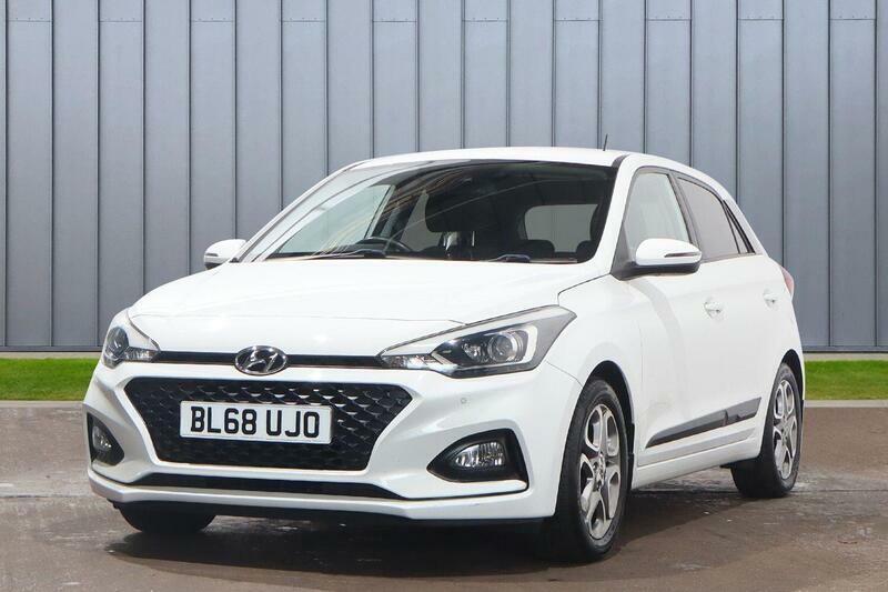 Hyundai I20 1.2 Premium Nav Euro 6 Ss BL68UJO White #3