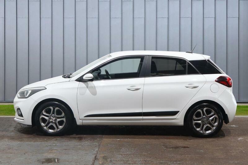 Hyundai I20 1.2 Premium Nav Euro 6 Ss BL68UJO White #5