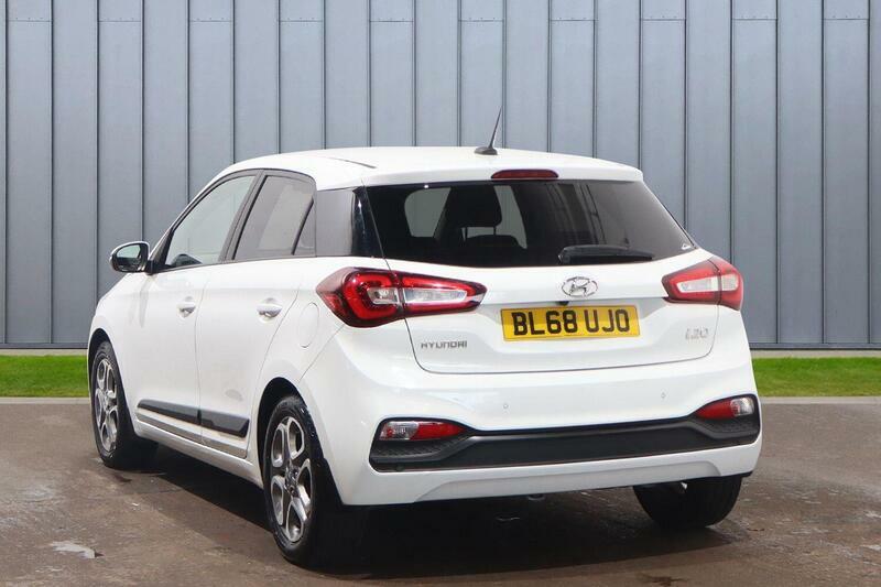 Hyundai I20 1.2 Premium Nav Euro 6 Ss BL68UJO White #4