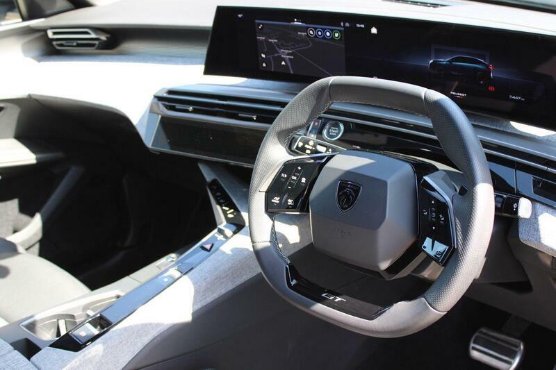 Peugeot 3008 73Kwh Gt KO25GNP White #2