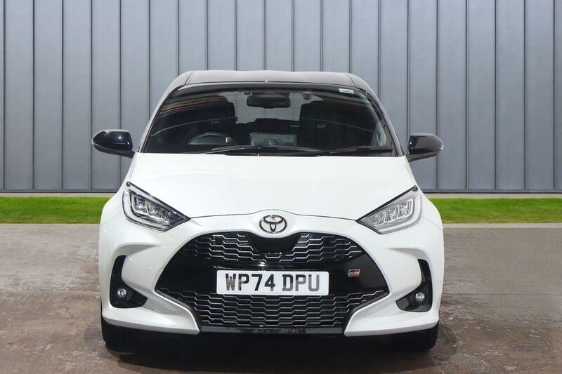 Toyota Yaris 1.5 Vvt-h Gr Sport E-cvt Euro 6 Ss WP74DPU White #6