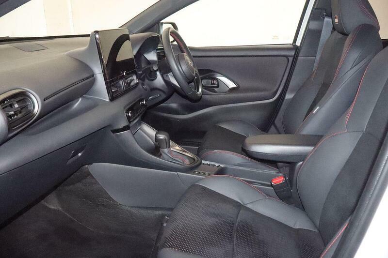 Toyota Yaris 1.5 Vvt-h Gr Sport E-cvt Euro 6 Ss WP74DPU White #2