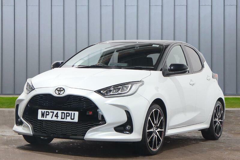 Toyota Yaris 1.5 Vvt-h Gr Sport E-cvt Euro 6 Ss WP74DPU White #4