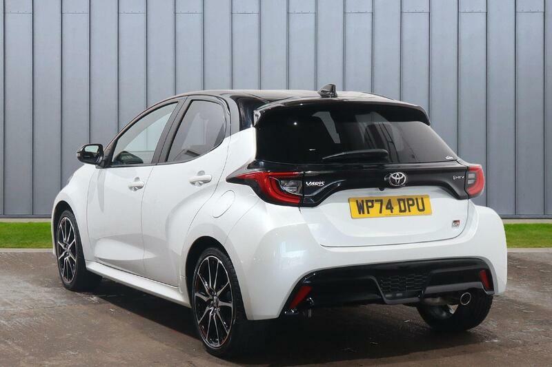 Toyota Yaris 1.5 Vvt-h Gr Sport E-cvt Euro 6 Ss WP74DPU White #3