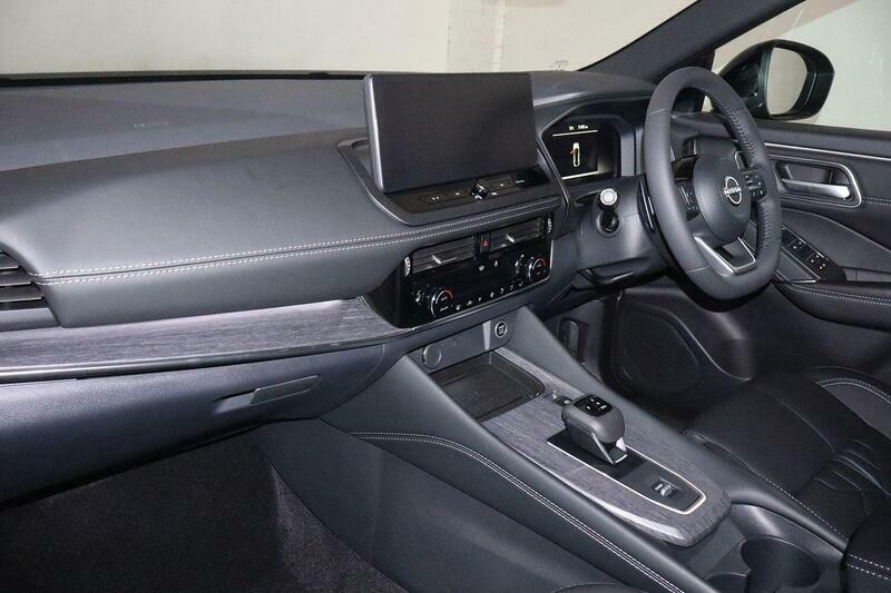 Nissan Qashqai 1.3 Dig-t Mhev Tekna Xtron Euro 6 Ss Black #2