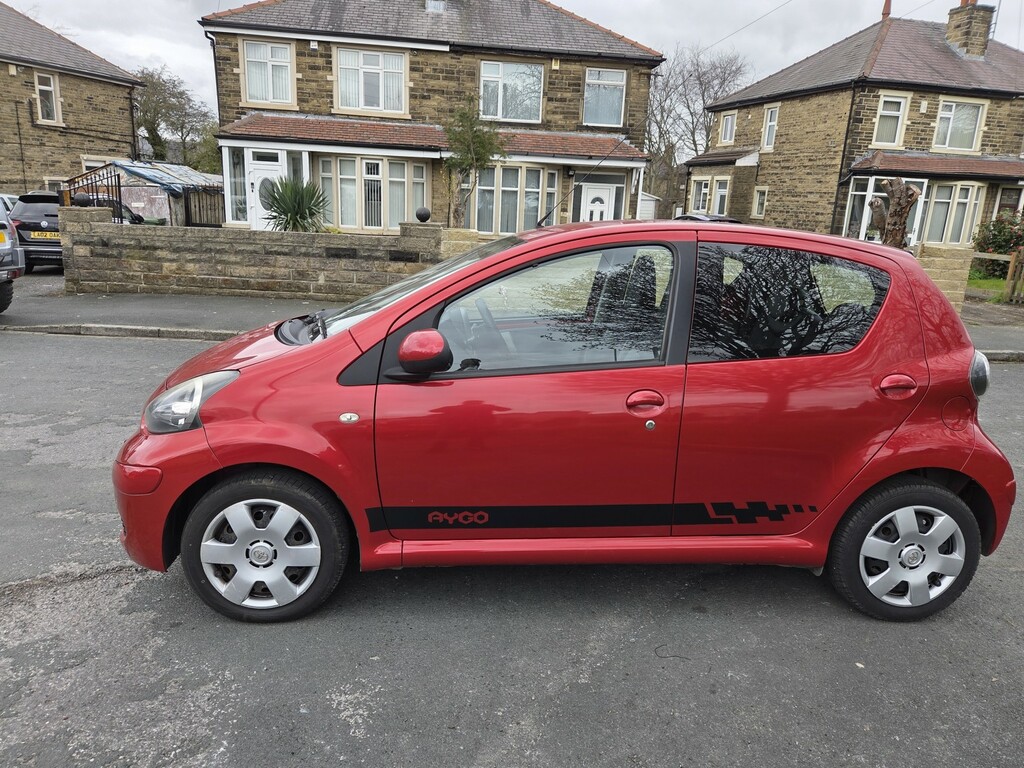 Toyota Aygo 1.0 Vvt-i Ice FL11EAG Red #6