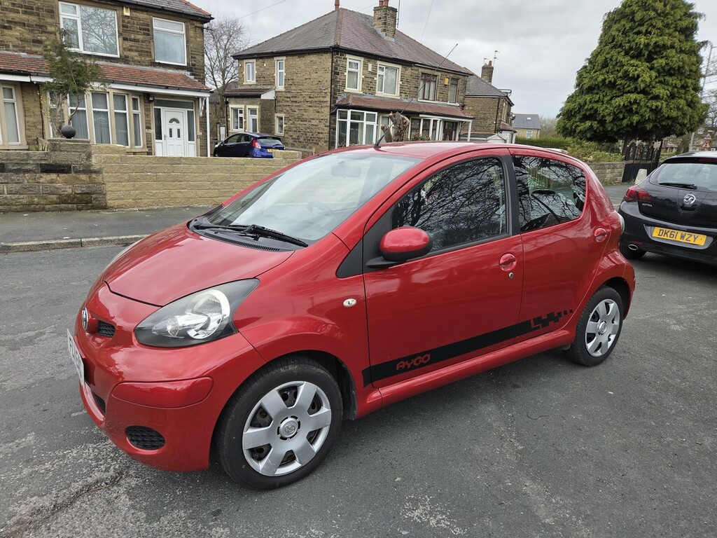 Toyota Aygo 1.0 Vvt-i Ice FL11EAG Red #5