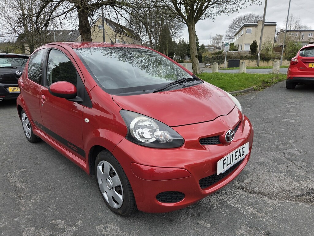 Toyota Aygo 1.0 Vvt-i Ice FL11EAG Red #2