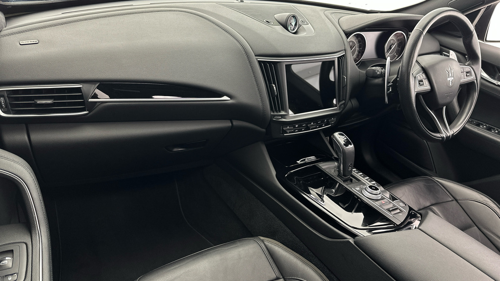 Maserati Levante Modena Black #4