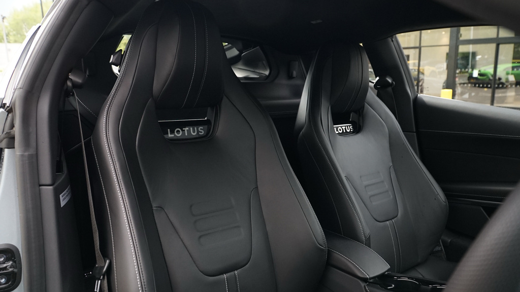 Lotus Emira Turbo Se #4