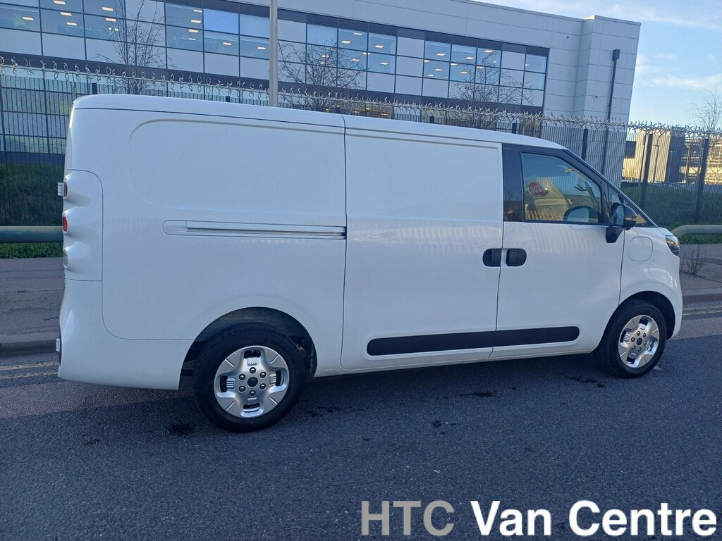 Maxus eDeliver 5 64Kwh Panel Van 6Dr L1 163 Ps LF74VBM White #5