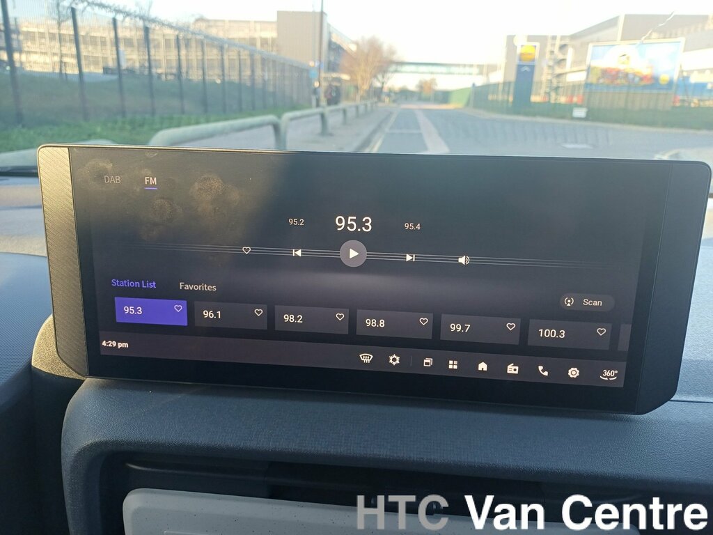 Maxus eDeliver 5 Deliver 5 120Kw H1 Van 64Kwh White #10