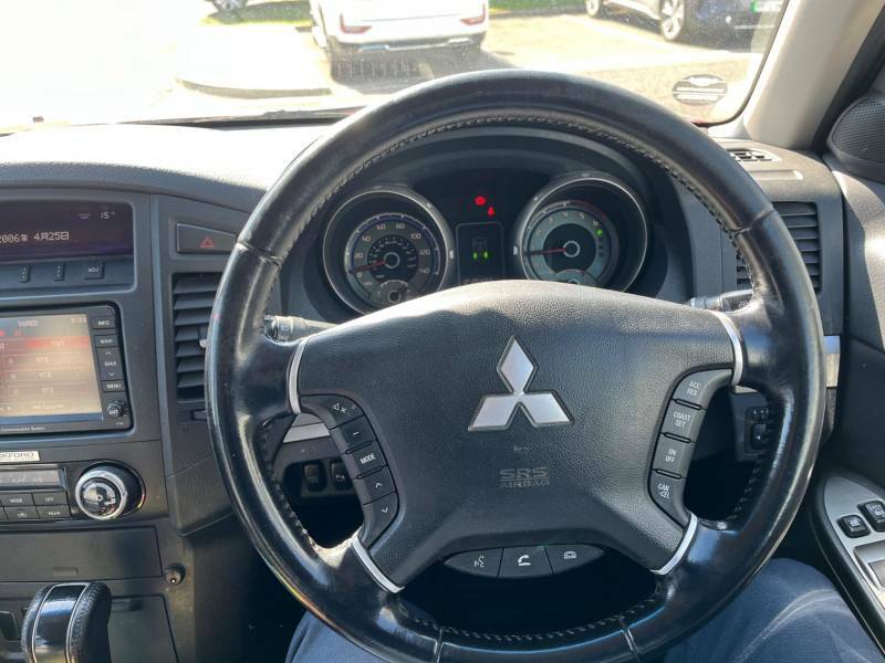 Mitsubishi Shogun 4Work 3.2 Di-d Swb White #9