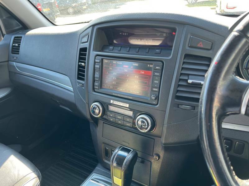 Mitsubishi Shogun 4Work 3.2 Di-d Swb White #7