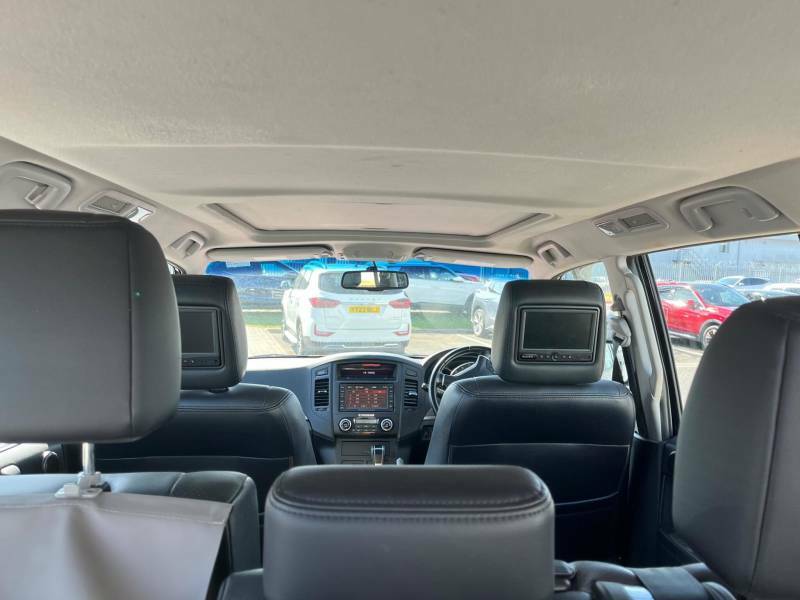 Mitsubishi Shogun 4Work 3.2 Di-d Swb White #6