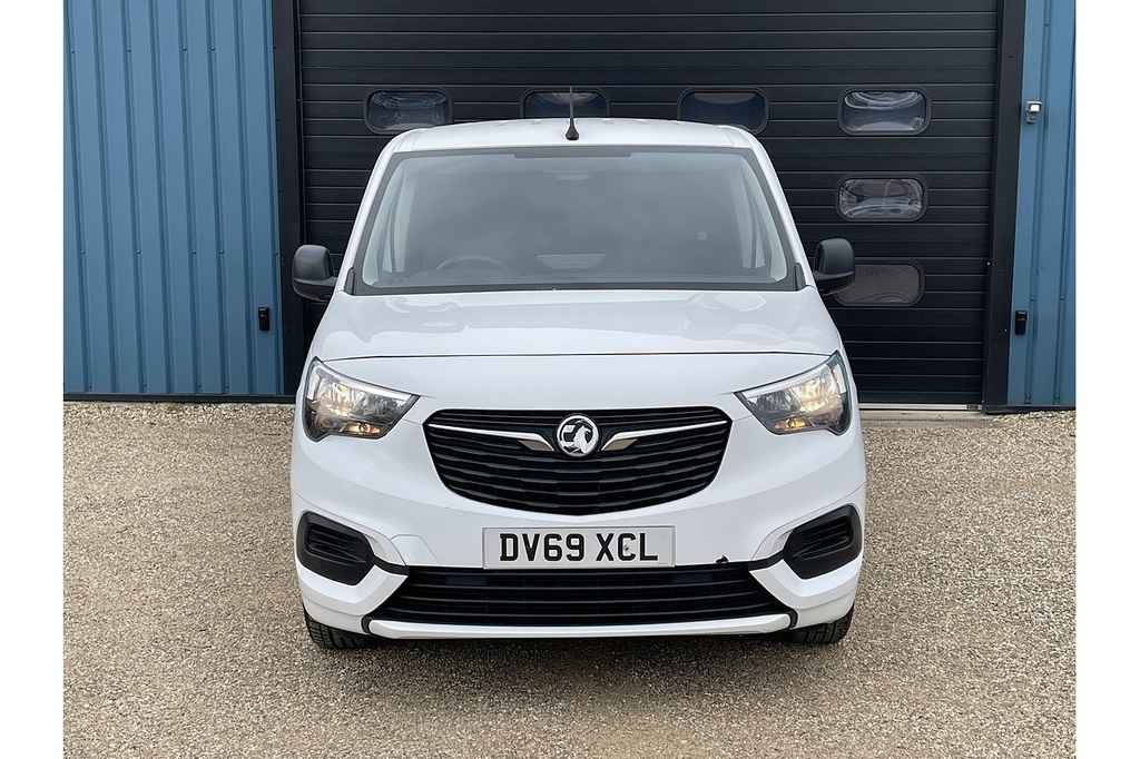 Vauxhall Combo Turbo D 2300 Sportive 2019 U2548 Ulez DV69XCL White #2