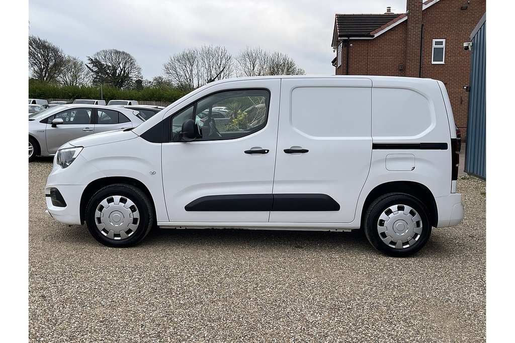 Vauxhall Combo Turbo D 2300 Sportive 2019 U2548 Ulez DV69XCL White #4