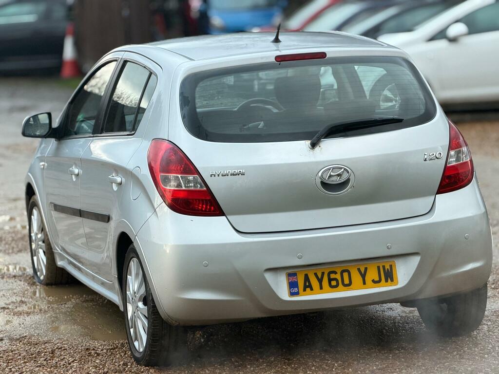 Hyundai I20 1.4 Crdi Style Euro 4 Silver #4