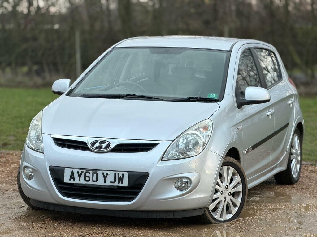Hyundai I20 1.4 Crdi Style Euro 4 Silver #3