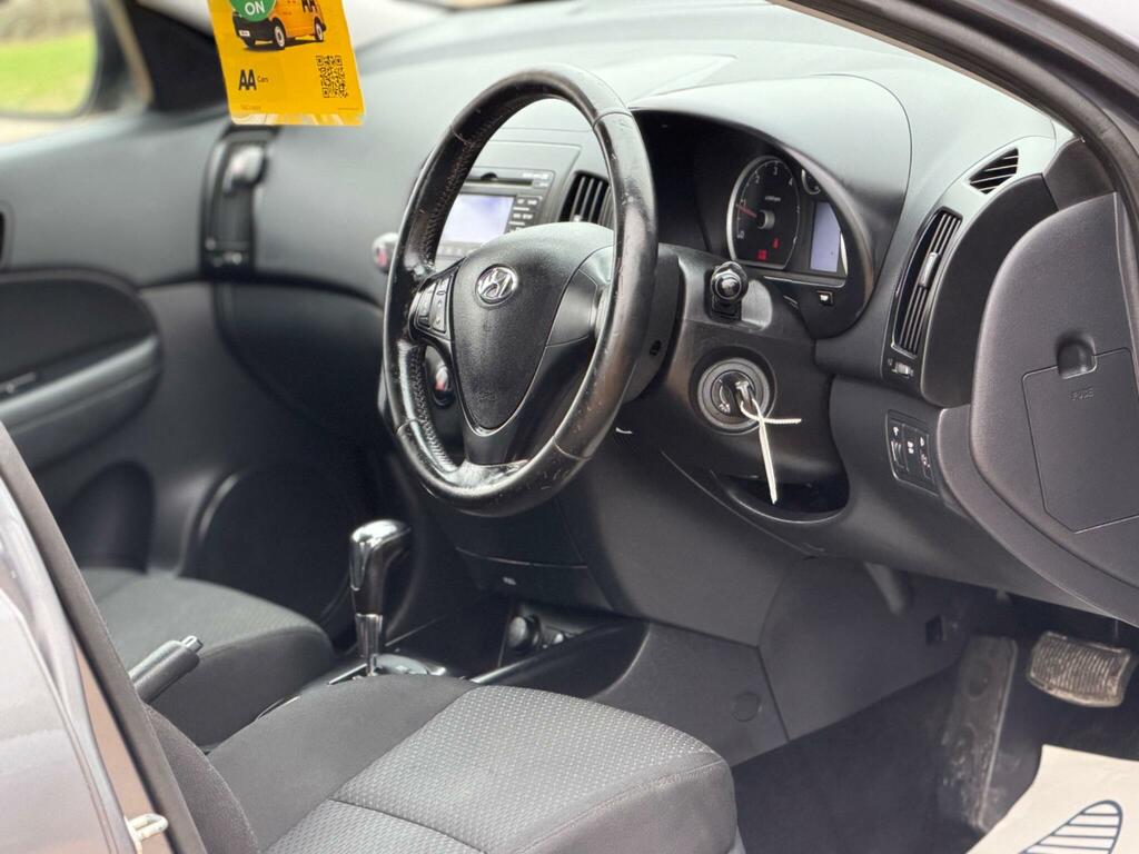 Hyundai I30 1.6 Crdi Comfort Euro 4 Grey #2