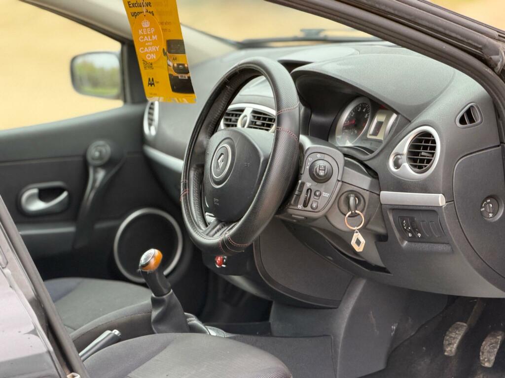 Renault Clio 1.2 16V Dynamique Sport Tourer Black #3