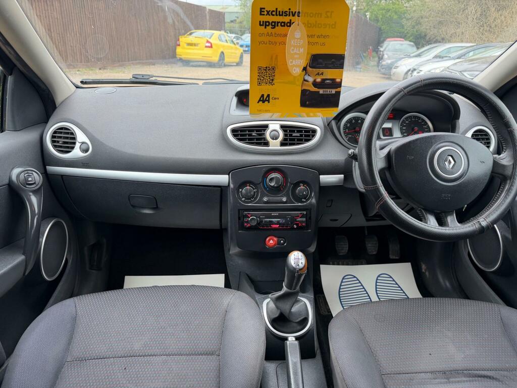 Renault Clio 1.2 16V Dynamique Sport Tourer Black #6