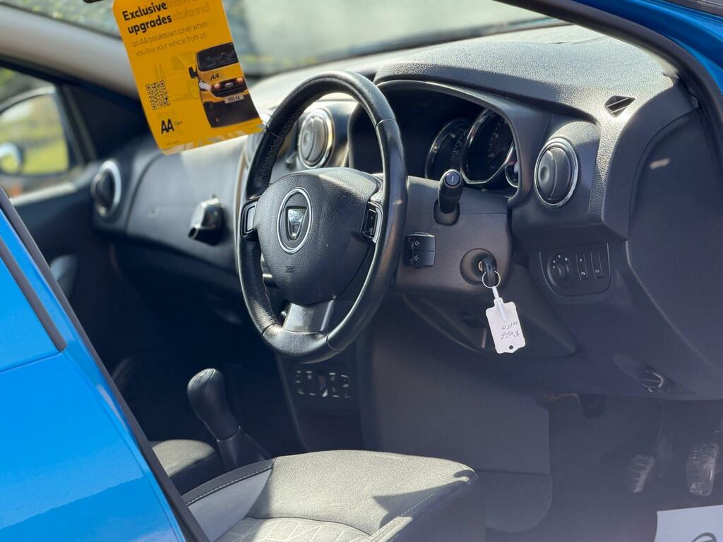 Dacia Sandero Stepway Petrol RV66NFO #3