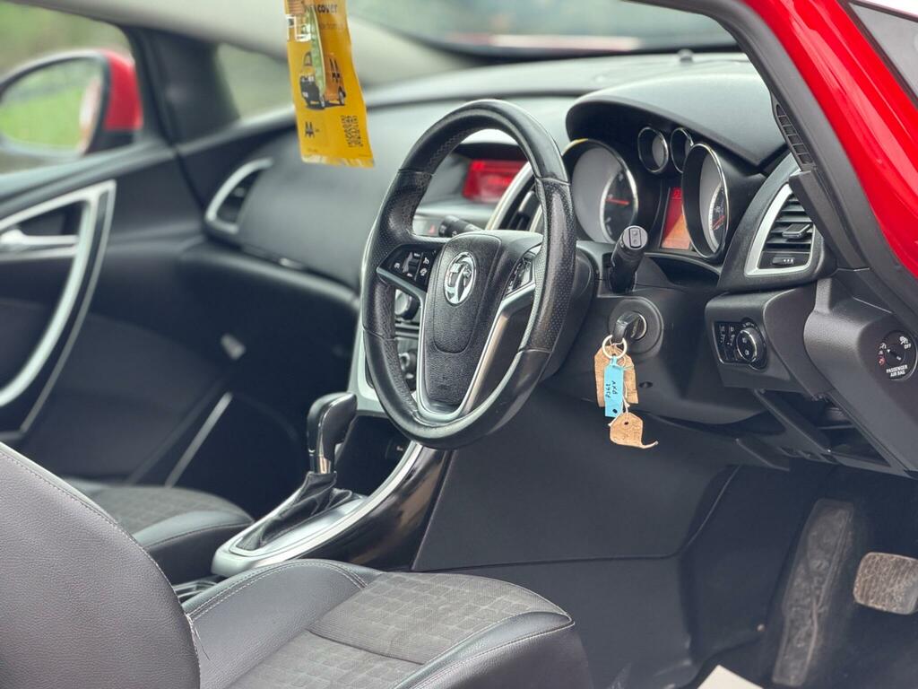 Vauxhall Astra GTC 2.0 Cdti Sri Euro 5 Red #2