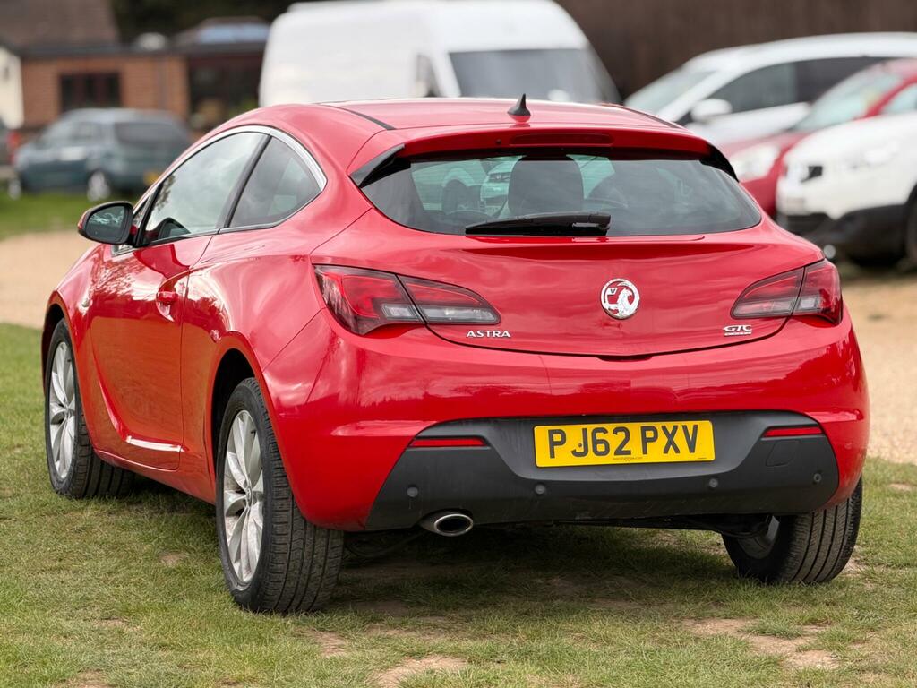 Vauxhall Astra GTC 2.0 Cdti Sri Euro 5 Red #4