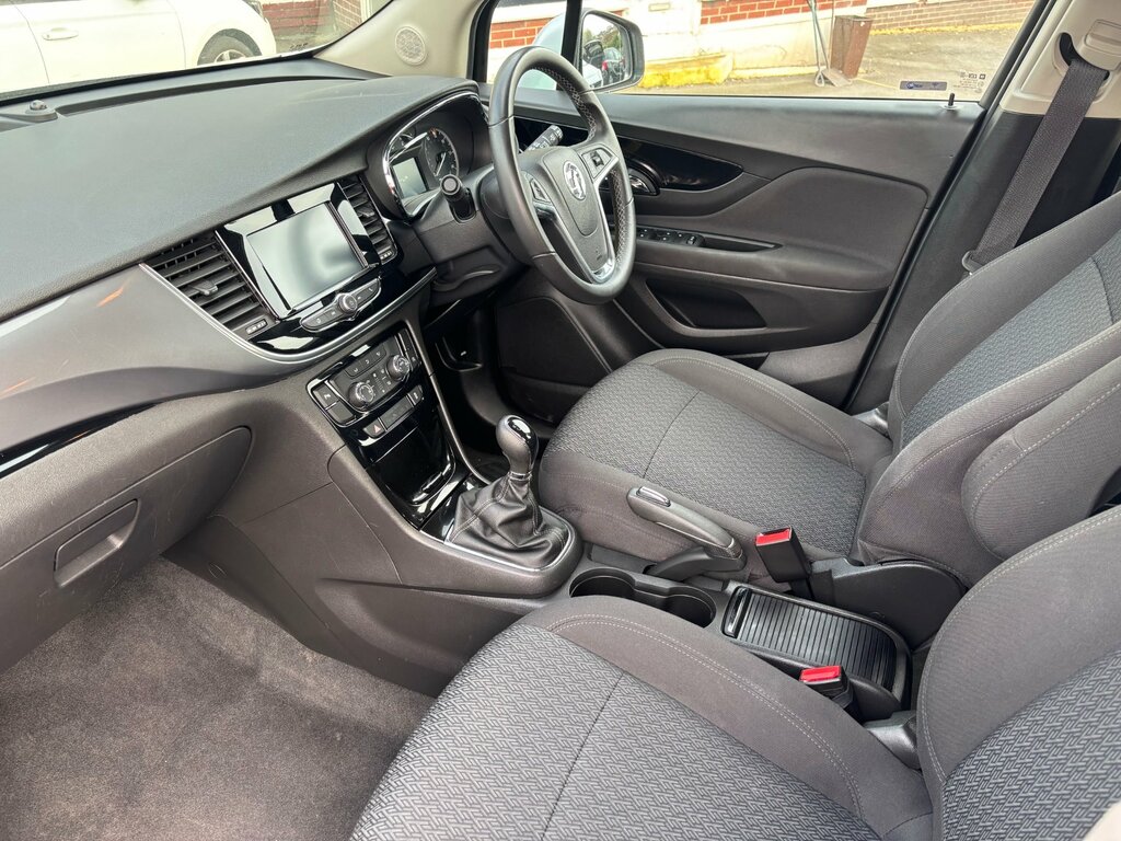 Vauxhall Mokka X 1.6I Active Suv Euro 6 Ss 11 BN17YRG Silver #2