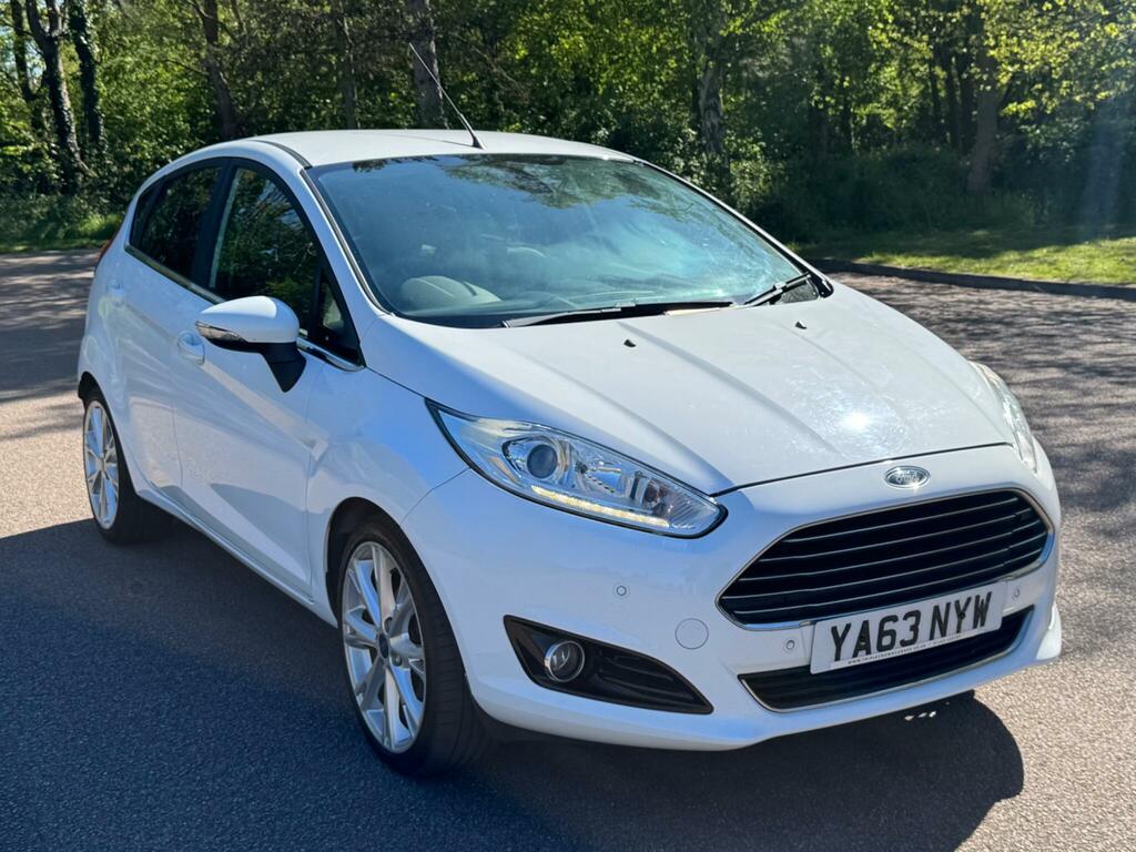 Ford Fiesta 1.0T Ecoboost Titanium X Euro 5 Ss YA63NYW White #5