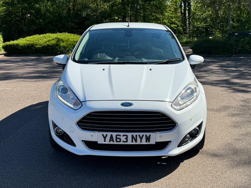 Ford Fiesta 1.0T Ecoboost Titanium X Euro 5 Ss YA63NYW White #2