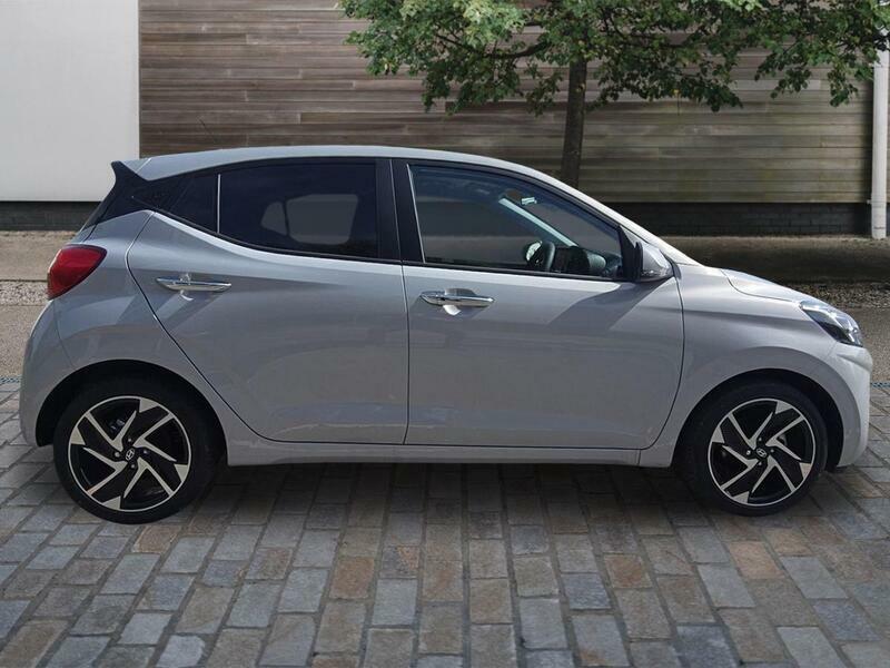 Hyundai I10 1.2 Premium Hatchback Euro 6 Ss CN26ZLK Grey #2
