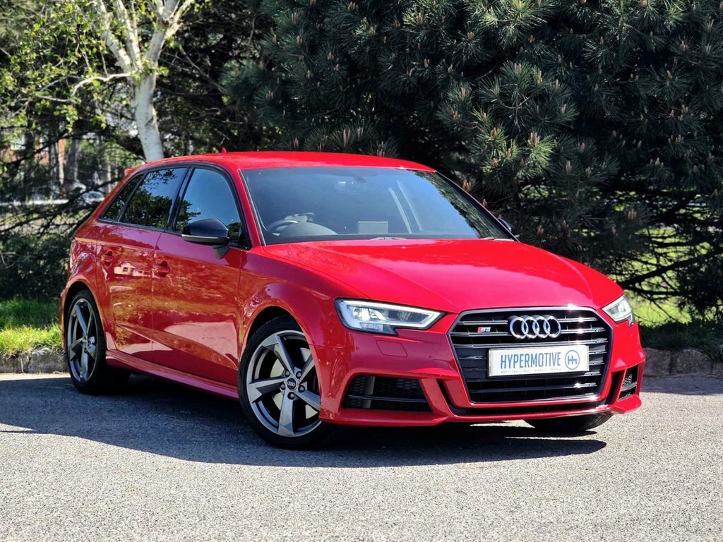Audi S3 2L Black Edition Red