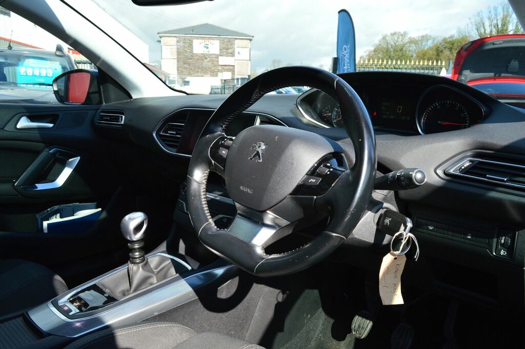 Peugeot 308 SW Puretech Gpf Allure Estate KO68XNP Blue #2
